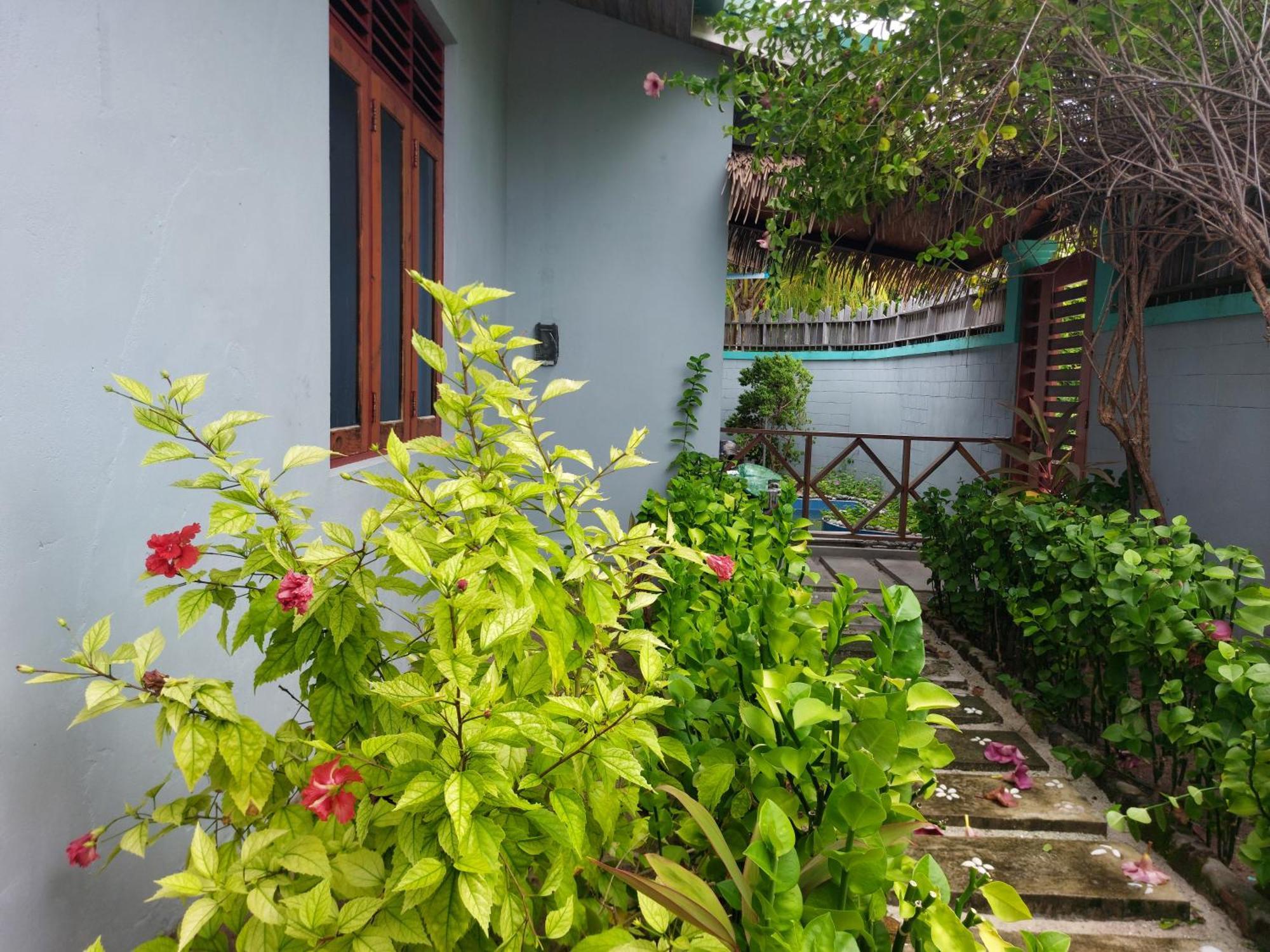 Emzaz Blue Lagoon Ugoofaaru Exterior photo
