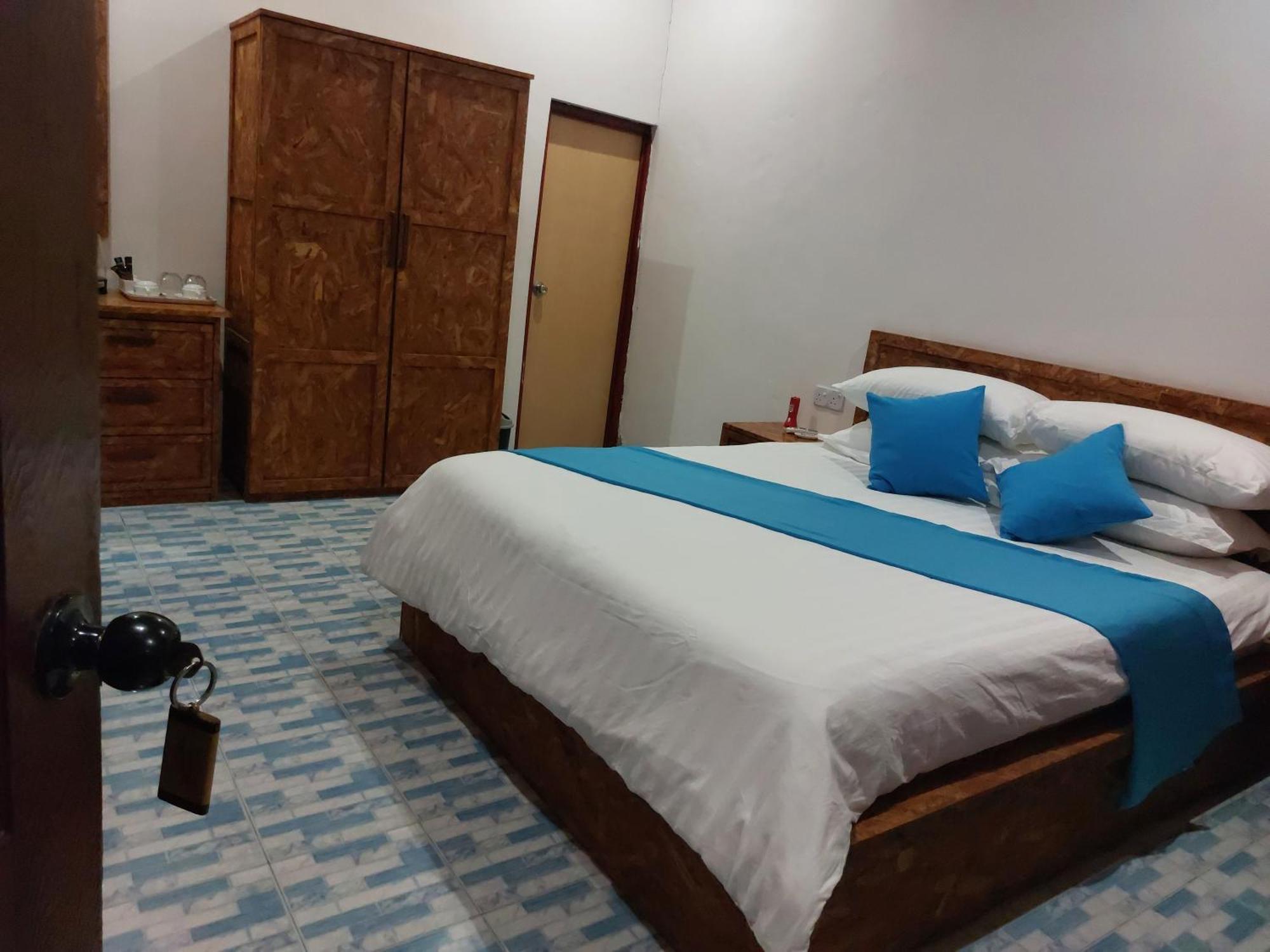 Emzaz Blue Lagoon Ugoofaaru Exterior photo